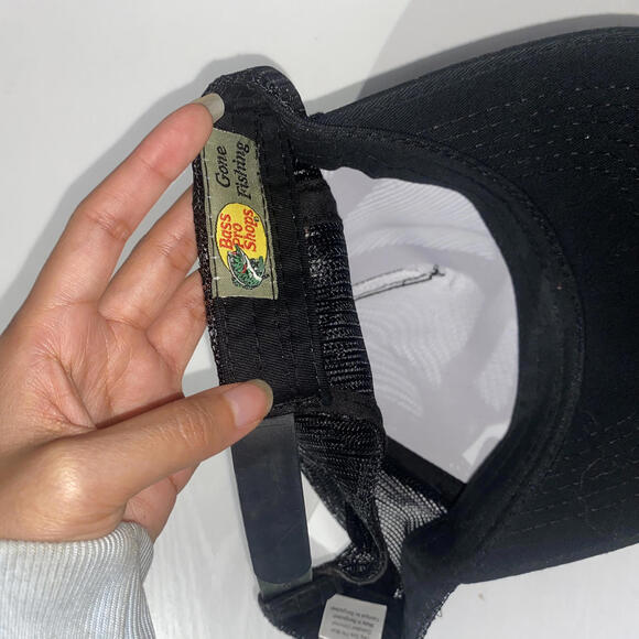 Cabela’s black mesh trucker hat cap neon logo mens one size adjustable NWT - Picture 2 of 4
